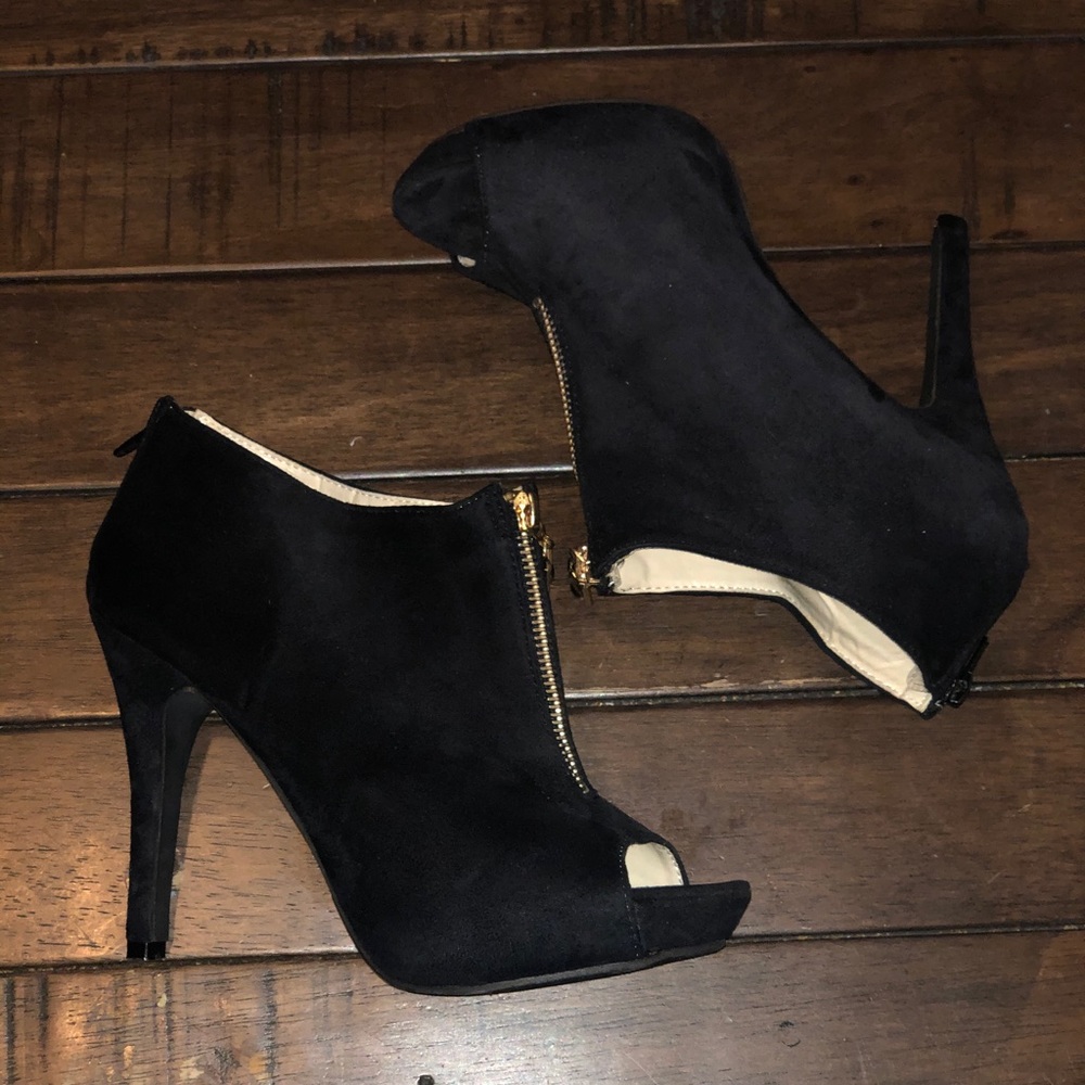 Black, open toed high heels